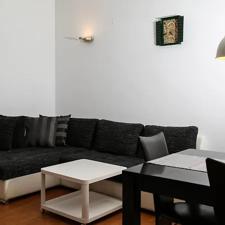 Apartment With A Parking Space Jelsa, Hvar - 5703