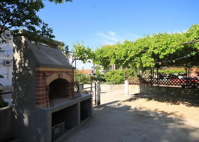 Apartamento With Parking Space Jelsa, Hvar - 5703 *