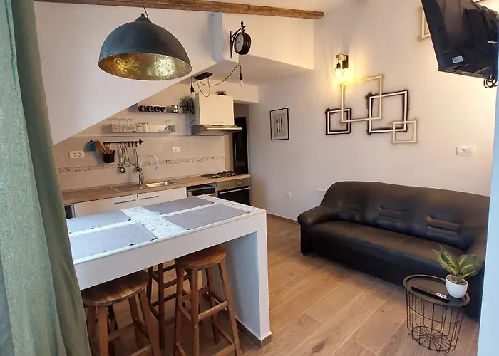 Apartamento With Parking Space Jelsa, Hvar - 5703 Jelsa (Hvar)