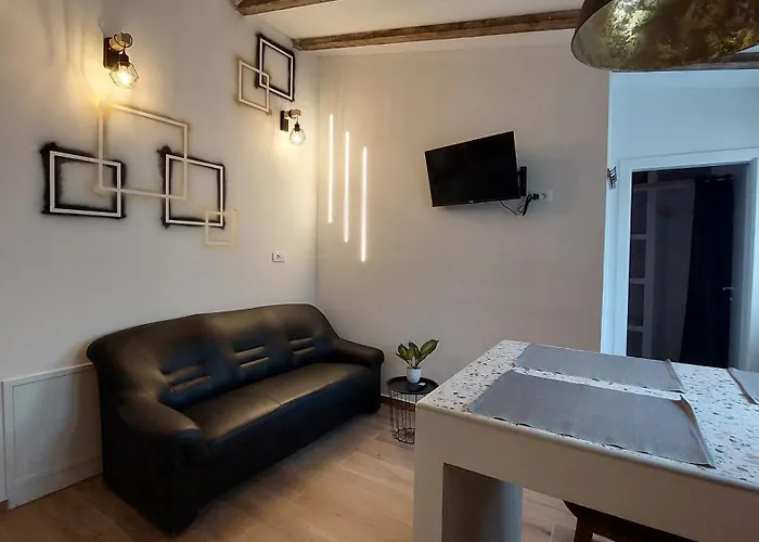 Apartamento With Parking Space Jelsa, Hvar - 5703