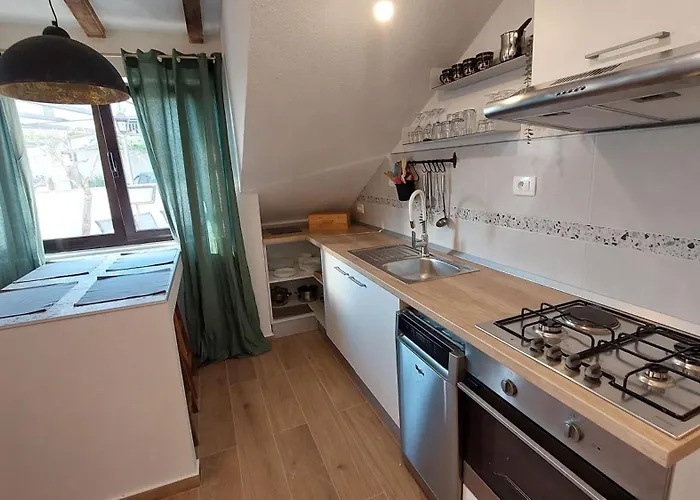 Apartamento With Parking Space Jelsa, Hvar - 5703 *