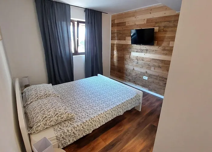 With Parking Space Jelsa, Hvar - 5703 * Jelsa (Hvar)